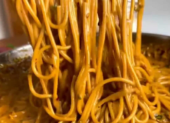 Caramelized Onion & Garlic Spaghetti