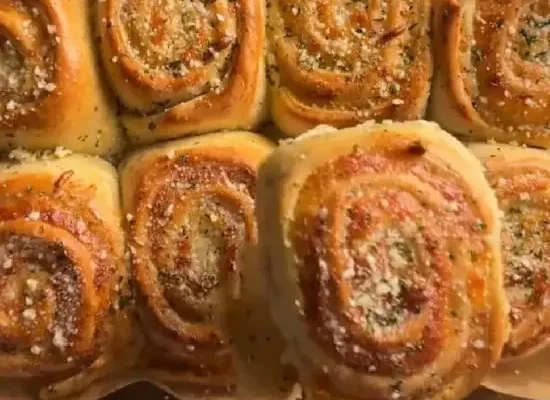 Buttery Cheese Garlic Rolls